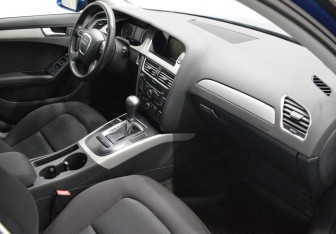 Подержанный автомобиль Audi A4 Sedan 2011 года (12 фото)