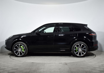 Подержанный автомобиль Porsche Cayenne 2020 года (8 фото)