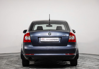 Подержанный автомобиль Skoda Octavia Liftback 2011 года (6 фото)