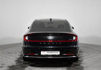 Подержанный автомобиль Hyundai Sonata 2021 года (6 фото)