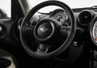 Подержанный автомобиль MINI Countryman 2014 года (15 фото)