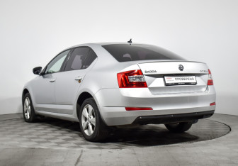 Подержанный автомобиль Skoda Octavia Liftback 2016 года (7 фото)