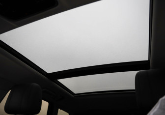 Подержанный автомобиль Land Rover Range Rover Sport 2017 года (29 фото)