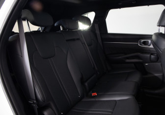 Подержанный автомобиль Kia Sorento 2022 года (12 фото)