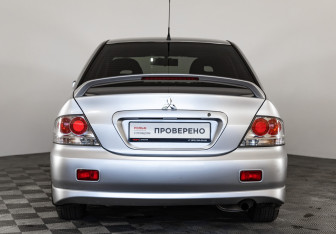 Подержанный автомобиль Mitsubishi Lancer Sedan 2007 года (6 фото)
