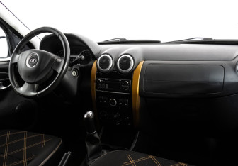 Подержанный автомобиль LADA (ВАЗ) Largus Wagon 2018 года (9 фото)