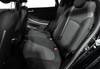 Подержанный автомобиль Hyundai Solaris Hatchback 2011 года (10 фото)