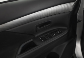 Подержанный автомобиль Mitsubishi Outlander 2017 года (21 фото)