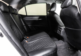 Подержанный автомобиль Toyota Camry Sedan 2021 года (18 фото)