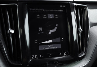 Подержанный автомобиль Volvo XC60 2018 года (20 фото)