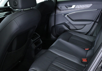 Подержанный автомобиль Audi A6 Sedan 2020 года (14 фото)