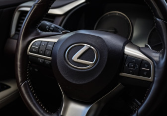 Подержанный автомобиль Lexus RX 2019 года (12 фото)