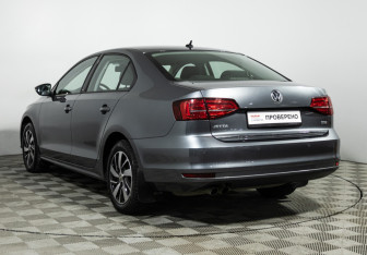 Подержанный автомобиль Volkswagen Jetta Sedan 2016 года (7 фото)