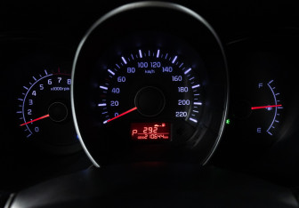 Подержанный автомобиль Kia Rio Sedan 2014 года (12 фото)