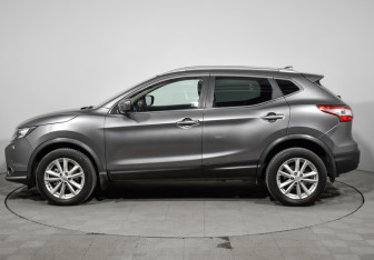 Подержанный автомобиль Nissan Qashqai 2017 года (8 фото)