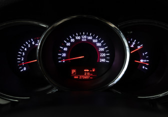 Подержанный автомобиль Kia Sorento 2012 года (12 фото)