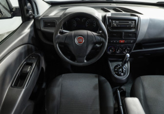 Подержанный автомобиль Fiat Doblo 2011 года (12 фото)