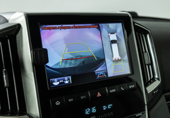 Подержанный автомобиль Toyota Land Cruiser Suv 2016 года (18 фото)