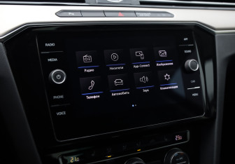 Подержанный автомобиль Volkswagen Passat Sedan 2017 года (14 фото)