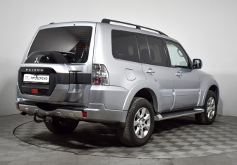 Подержанный автомобиль Mitsubishi Pajero 2014 года (5 фото)