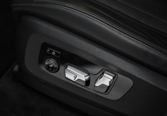 Подержанный автомобиль BMW X5 2019 года (28 фото)