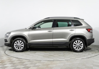 Подержанный автомобиль Skoda Karoq 2020 года (8 фото)