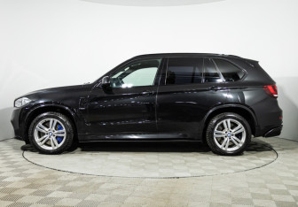 Подержанный автомобиль BMW X5 2017 года (8 фото)