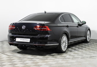 Подержанный автомобиль Volkswagen Passat Sedan 2016 года (5 фото)
