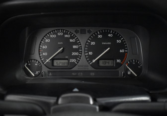 Подержанный автомобиль Volkswagen Vento 1993 года (13 фото)