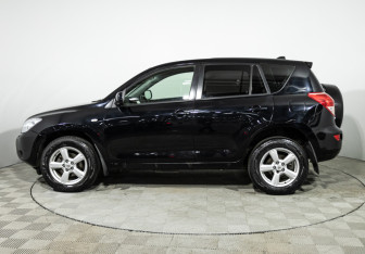 Подержанный автомобиль Toyota RAV4 2007 года (8 фото)