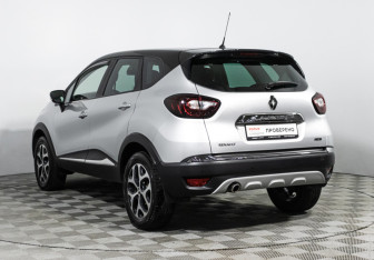 Подержанный автомобиль Renault Kaptur 2017 года (7 фото)