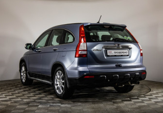 Подержанный автомобиль Honda CR-V 2008 года (7 фото)