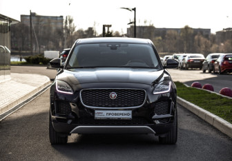Подержанный автомобиль Jaguar E-Pace 2019 года (3 фото)