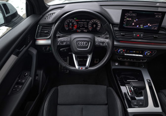 Подержанный автомобиль Audi Q5 2021 года (11 фото)