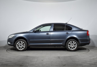 Подержанный автомобиль Skoda Octavia Liftback 2012 года (8 фото)