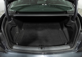 Подержанный автомобиль Audi A4 Sedan 2015 года (20 фото)