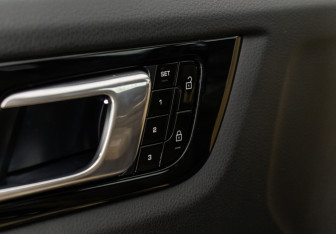 Подержанный автомобиль Porsche Cayenne 2019 года (20 фото)