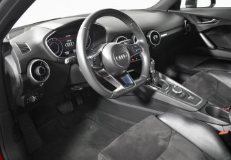 Подержанный автомобиль Audi TT Coupe 2015 года (9 фото)