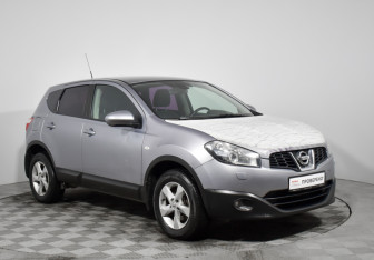 Подержанный автомобиль Nissan Qashqai 2012 года (3 фото)