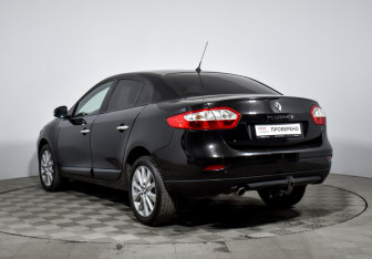 Подержанный автомобиль Renault Fluence 2010 года (7 фото)