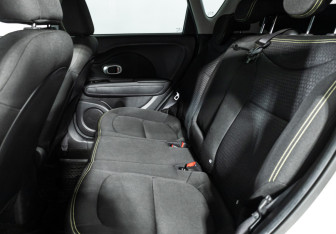 Подержанный автомобиль Kia Soul 2015 года (10 фото)