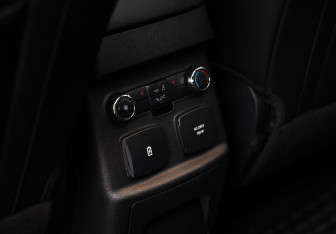 Подержанный автомобиль Ford Explorer 2017 года (22 фото)