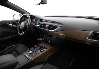 Подержанный автомобиль Audi A7 2012 года (26 фото)