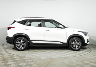 Подержанный автомобиль Kia Seltos 2022 года (4 фото)