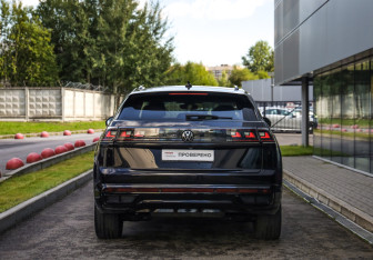 Подержанный автомобиль Volkswagen Teramont 2022 года (7 фото)