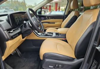 Подержанный автомобиль Kia Carnival 2020 года (8 фото)