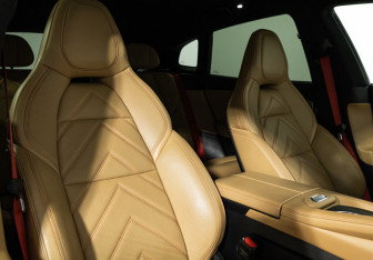 Подержанный автомобиль Zeekr 001 2023 года (11 фото)