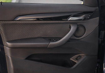 Подержанный автомобиль BMW X1 2019 года (20 фото)