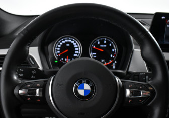 Подержанный автомобиль BMW X2 2019 года (18 фото)