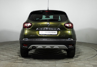 Подержанный автомобиль Renault Kaptur 2017 года (6 фото)